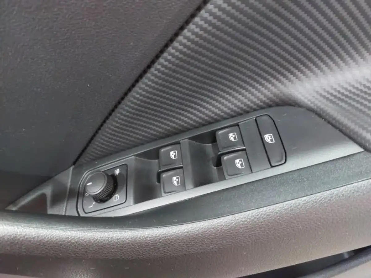 2024-skoda-kamiq-10-tsi-monte-carlo-116ps-dsg-big-14