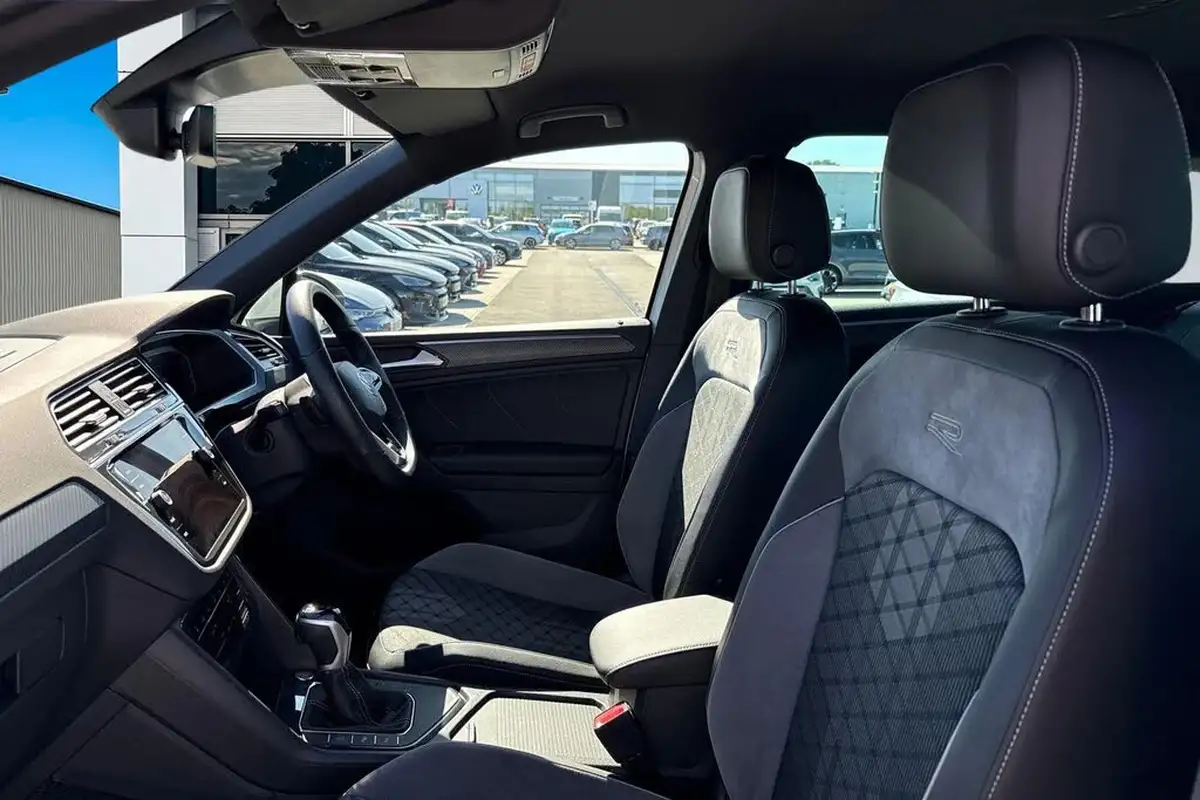 2023-volkswagen-tiguan-15-tsi-r-line-edition-big-15