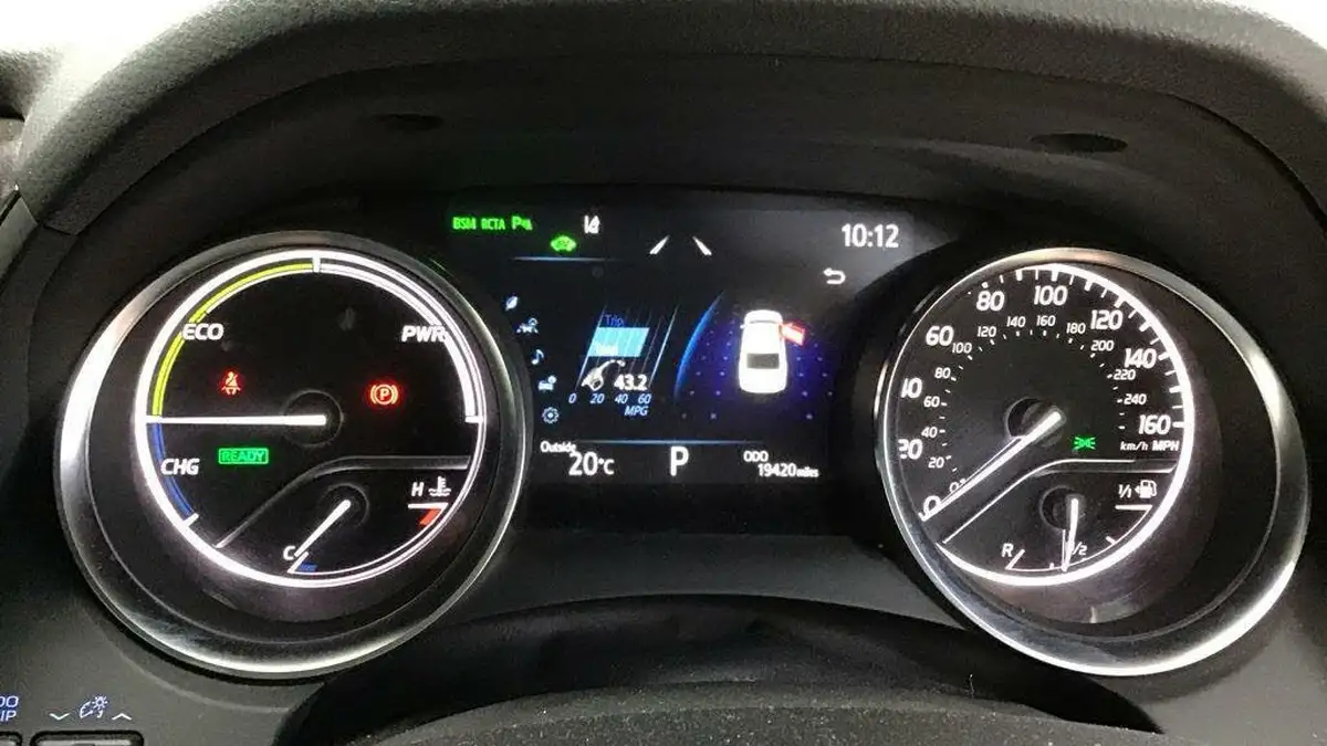 2021-toyota-camry-25-vvt-i-excel-big-8