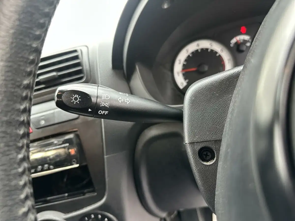 2011-kia-picanto-11-graphite-big-26