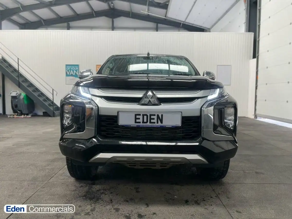 2020-mitsubishi-l200-22di-d-warrior-big-11