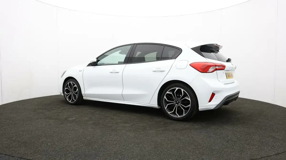 2019-ford-focus-10t-st-line-x-hatchback-big-74