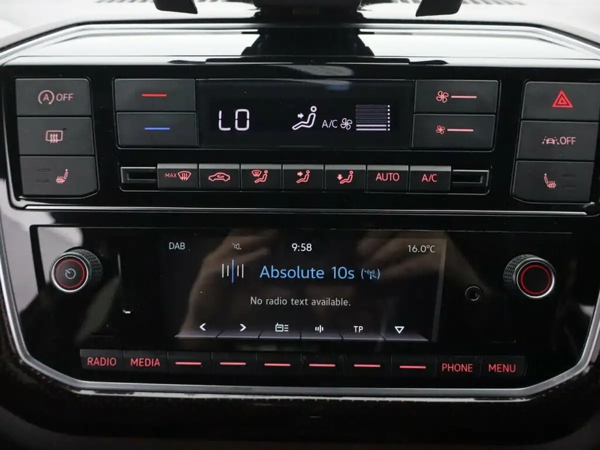 2021-volkswagen-up-10-gti-3d-big-21