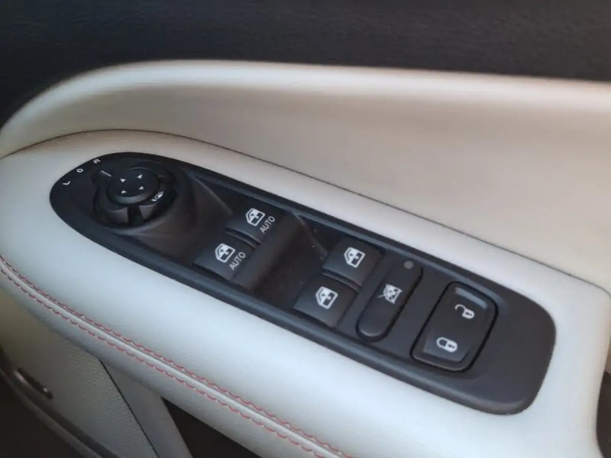 2021-jeep-compass-14-multiair-ii-limited-138bhp-big-16