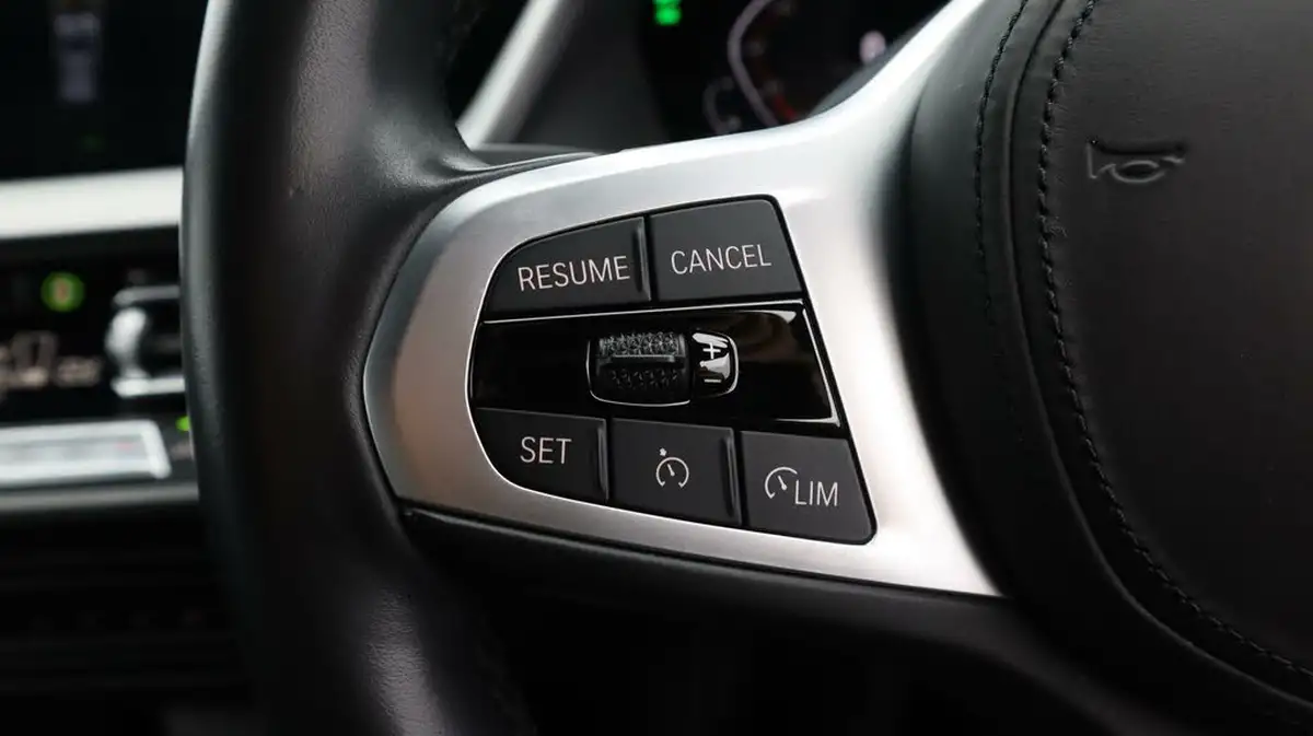 2022-bmw-1-series-15-118i-m-sport-lcp-big-24