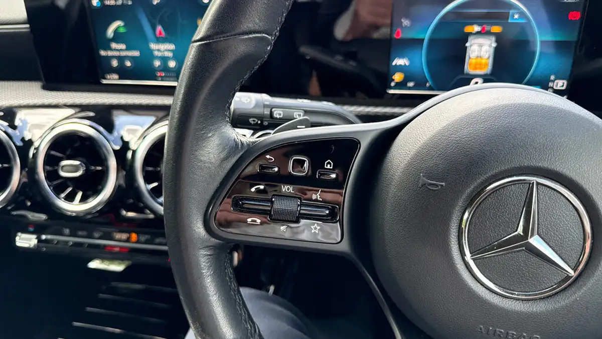 2018-mercedes-benz-a-class-15d-a180d-se-116ps-ss-7g-dct-big-23