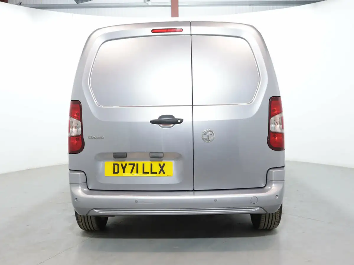 2021-vauxhall-combo-15cdti-griffin-2000-big-7