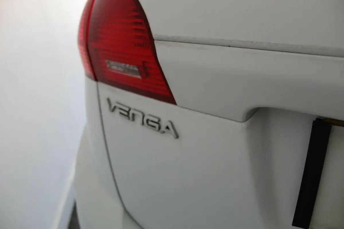 2011-kia-venga-16-3-auto-big-11