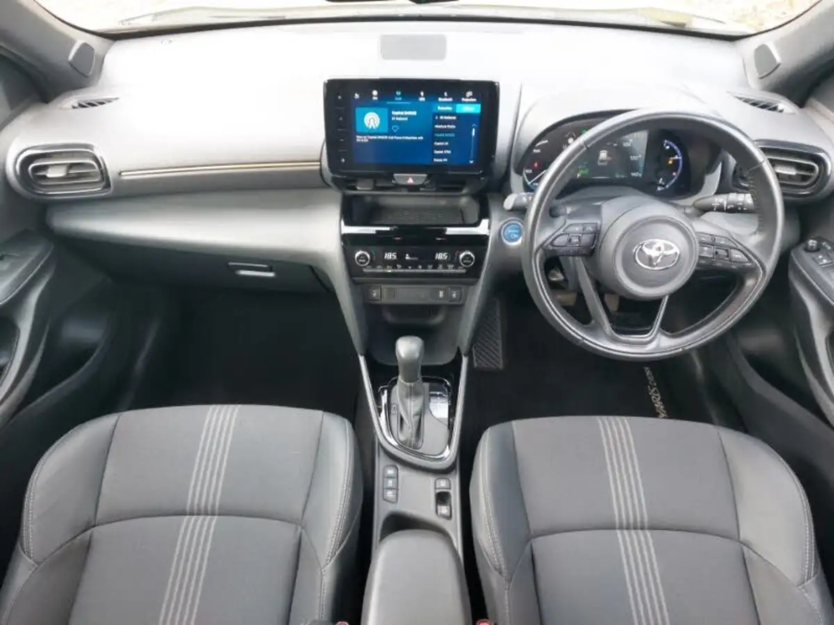 2022-toyota-yaris-cross-15-vvt-i-dynamic-big-2