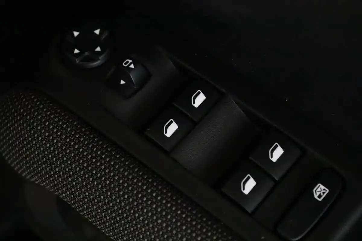 2022-citroen-c3-aircross-12-puretech-shine-110ps-big-15