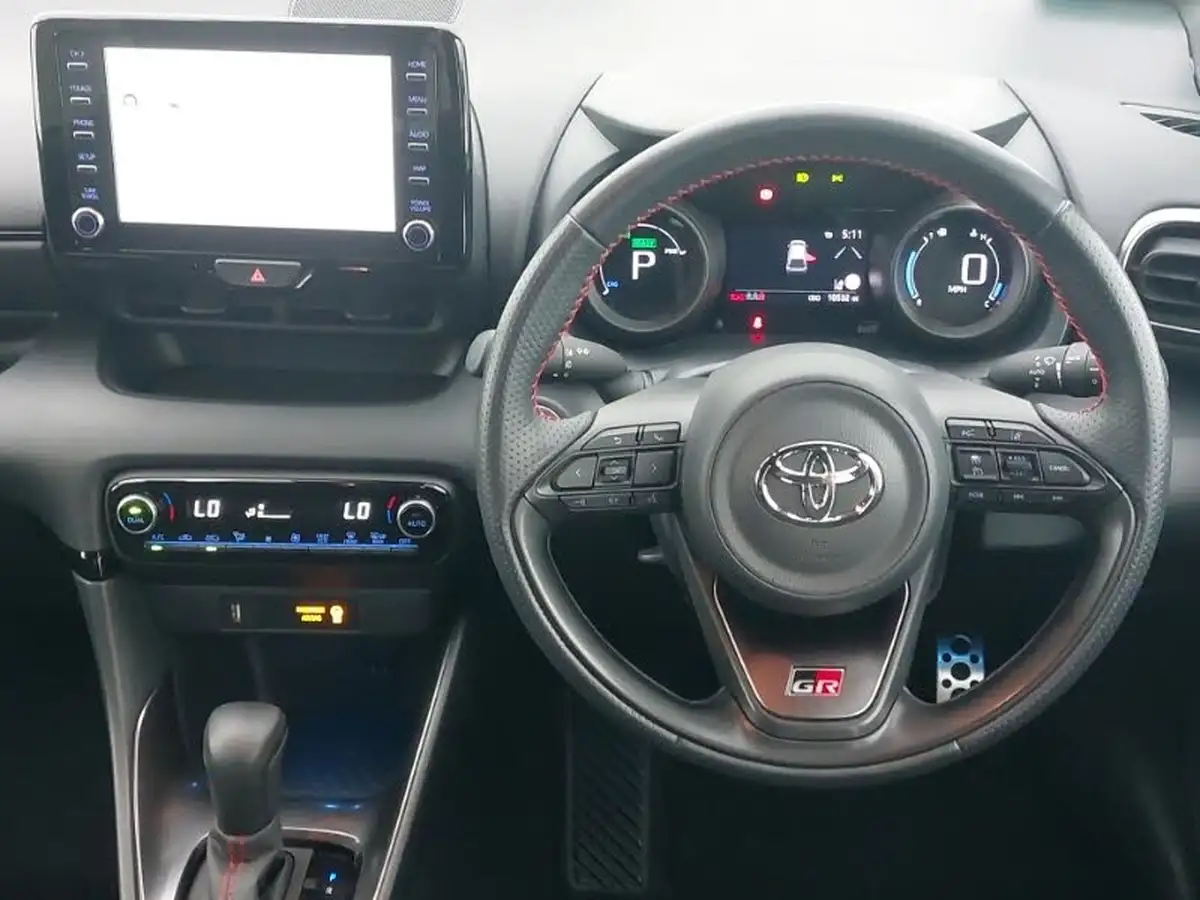 2022-toyota-yaris-15-vvt-i-gr-sport-big-9