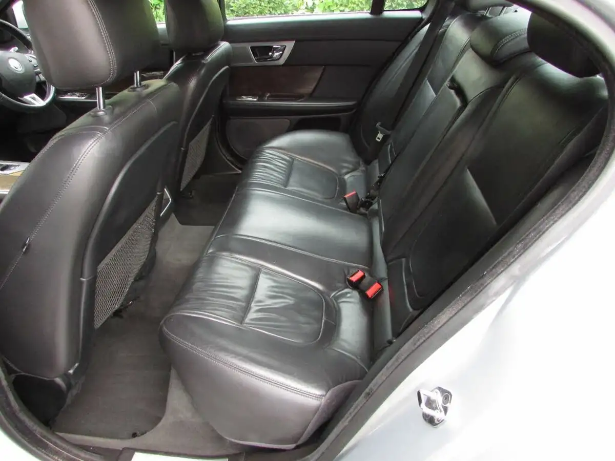 2013-jaguar-xf-22td-premium-luxury-200ps-ss-saloon-4d-auto-big-7