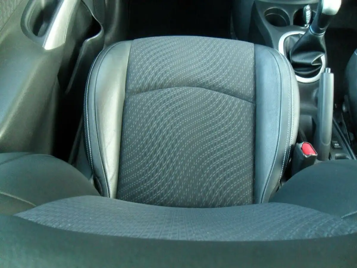 2015-nissan-note-12-tekna-big-48