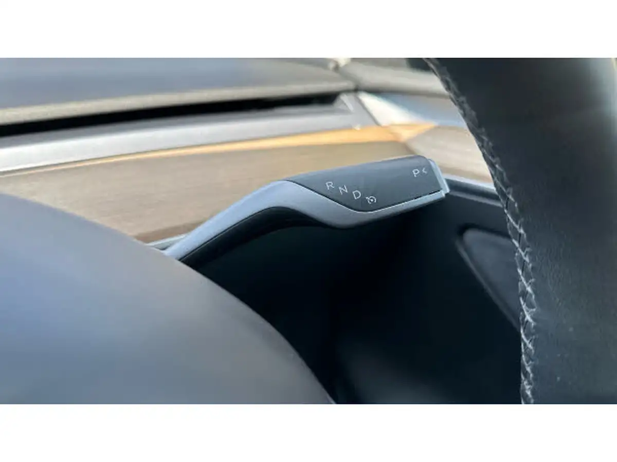2022-tesla-model-y-e-long-range-big-27
