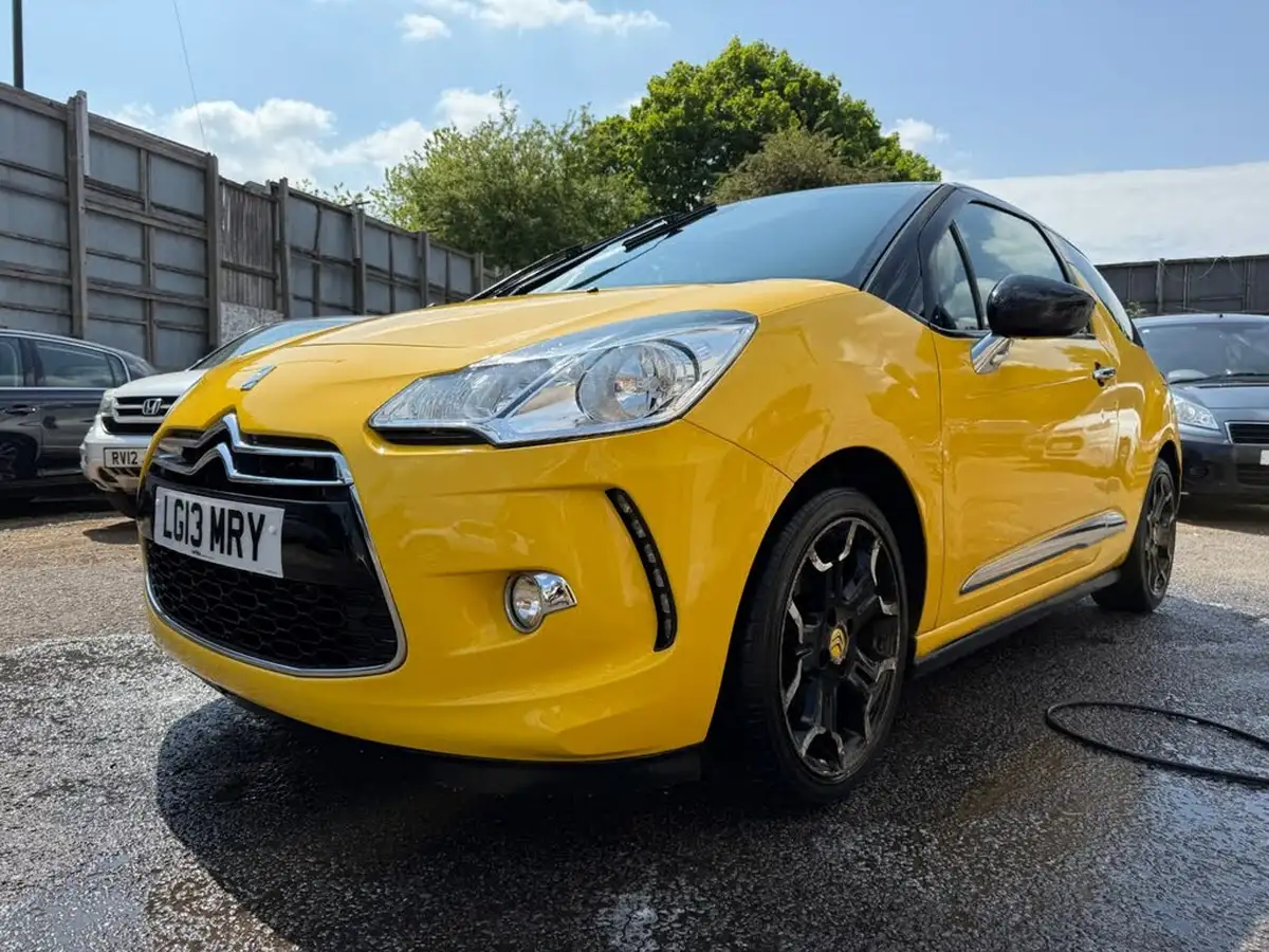 2013-citroen-ds3-16-dstyle-plus-vti-big-1