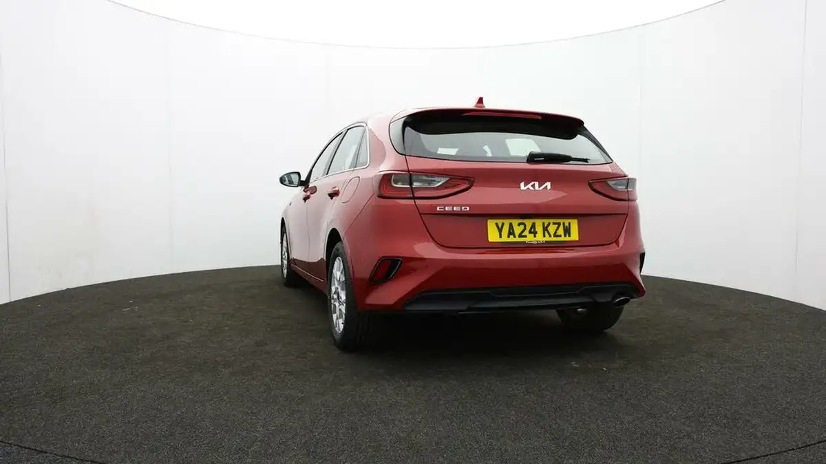 2024-kia-ceed-15-t-gdi-2-138bhp-hatchback-big-24