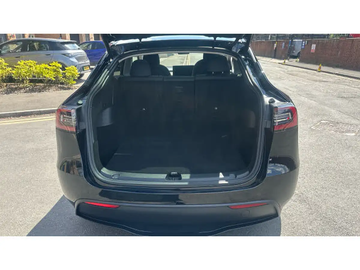 2022-tesla-model-y-e-long-range-big-3