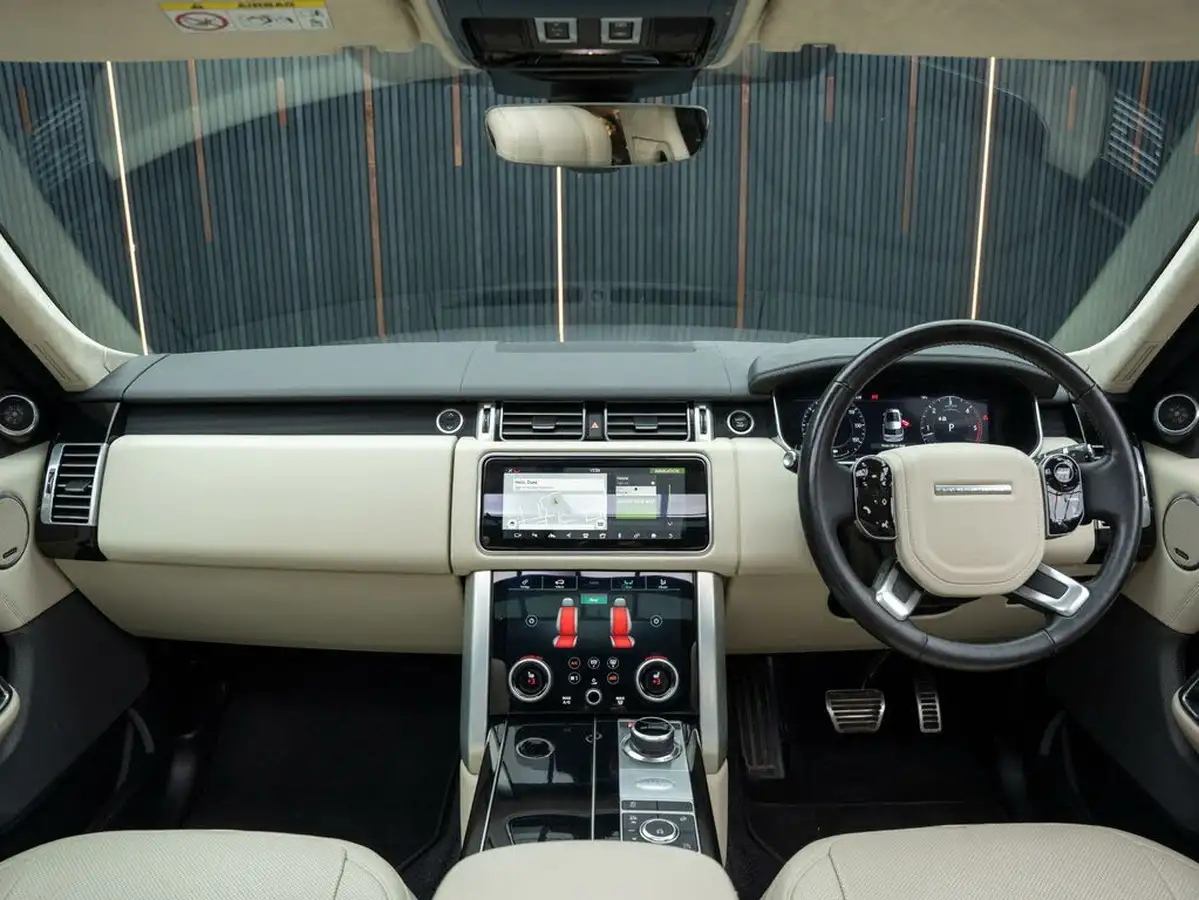 2021-land-rover-range-rover-30-d300-westminster-big-40