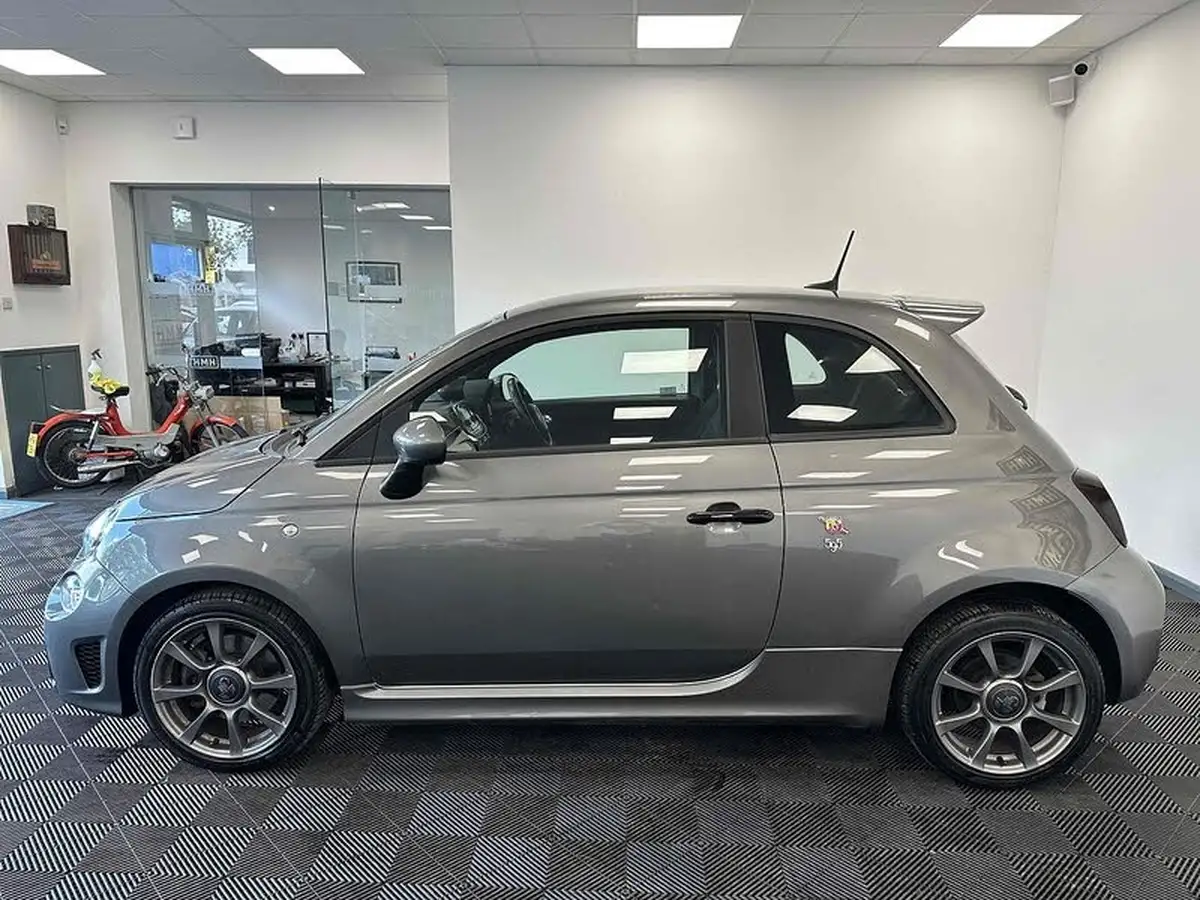 2017-abarth-595-14-tjet-big-3