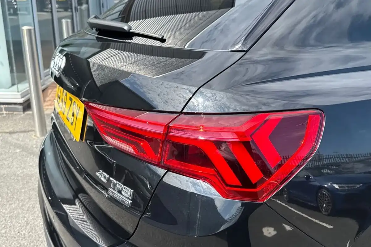 2019-audi-q3-20-40-tfsi-s-line-big-7