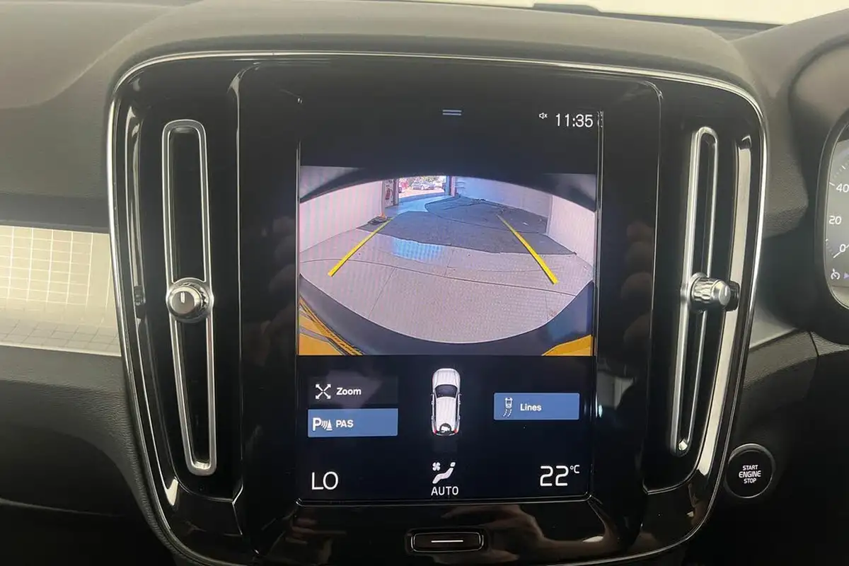 2021-volvo-xc40-20-b4-momentum-197bhp-awd-geartronic-big-15
