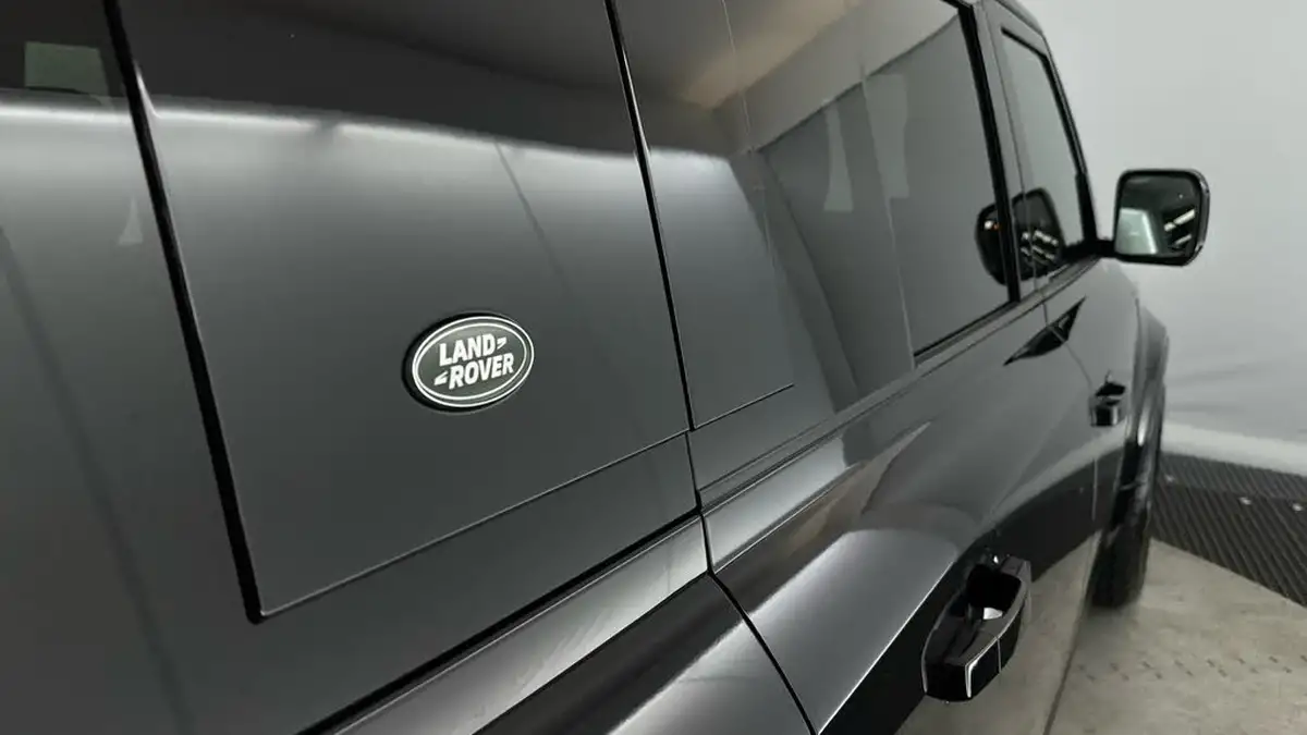 2022-land-rover-110-defender-20-p400e-x-dynamic-se-big-31