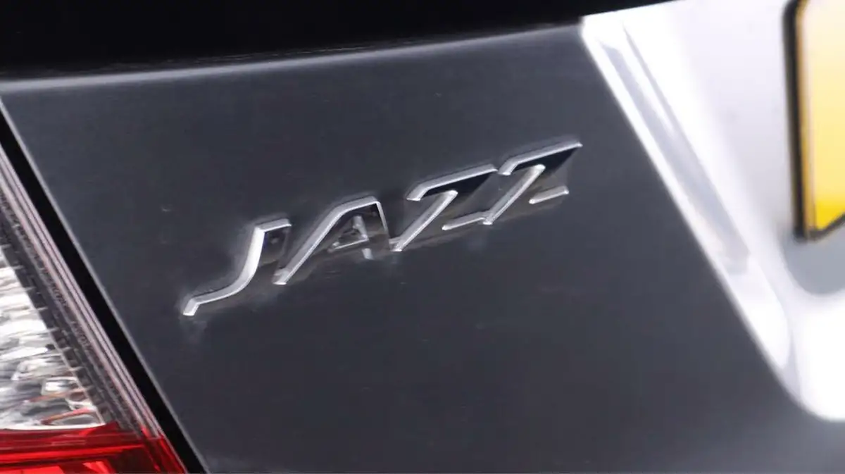 2019-honda-jazz-13-i-vtec-s-big-19