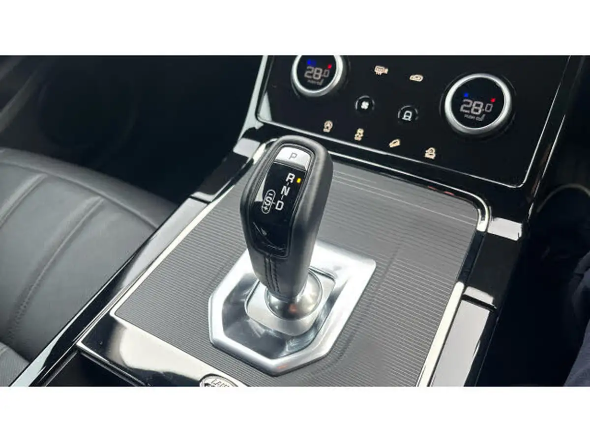 2022-land-rover-range-rover-evoque-20-d200-r-dynamic-s-big-11