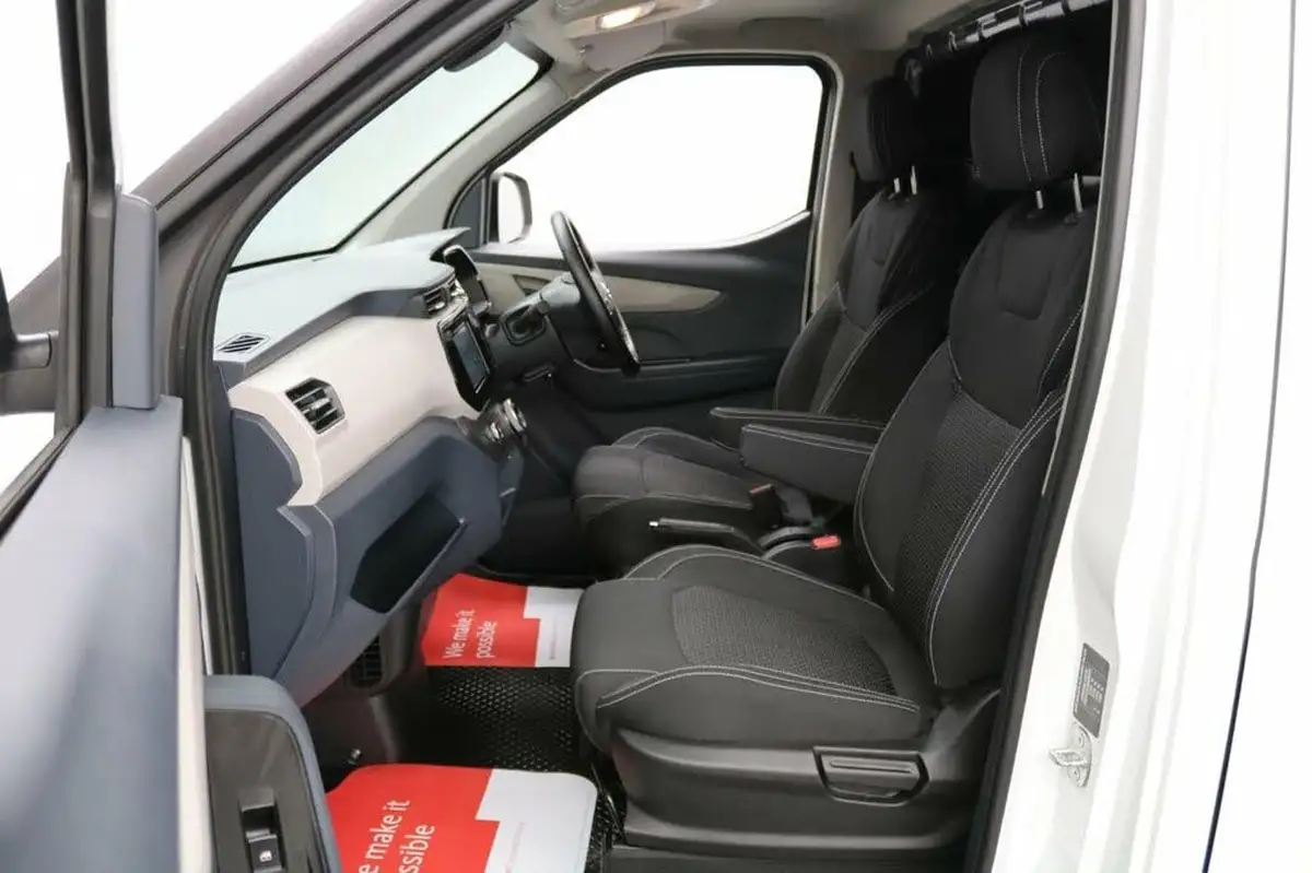 2021-maxus-e-deliver-3-e-l1h1-35kwh-big-20