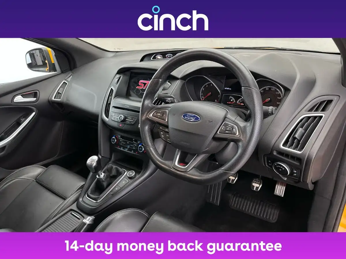 2017-ford-focus-20t-st3-hatchback-big-11