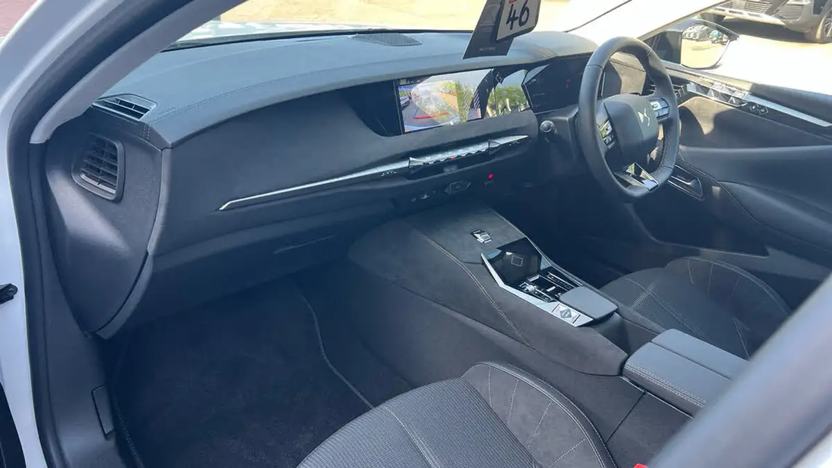 2024-ds-ds-4-e-tense-performance-line-nav-big-3