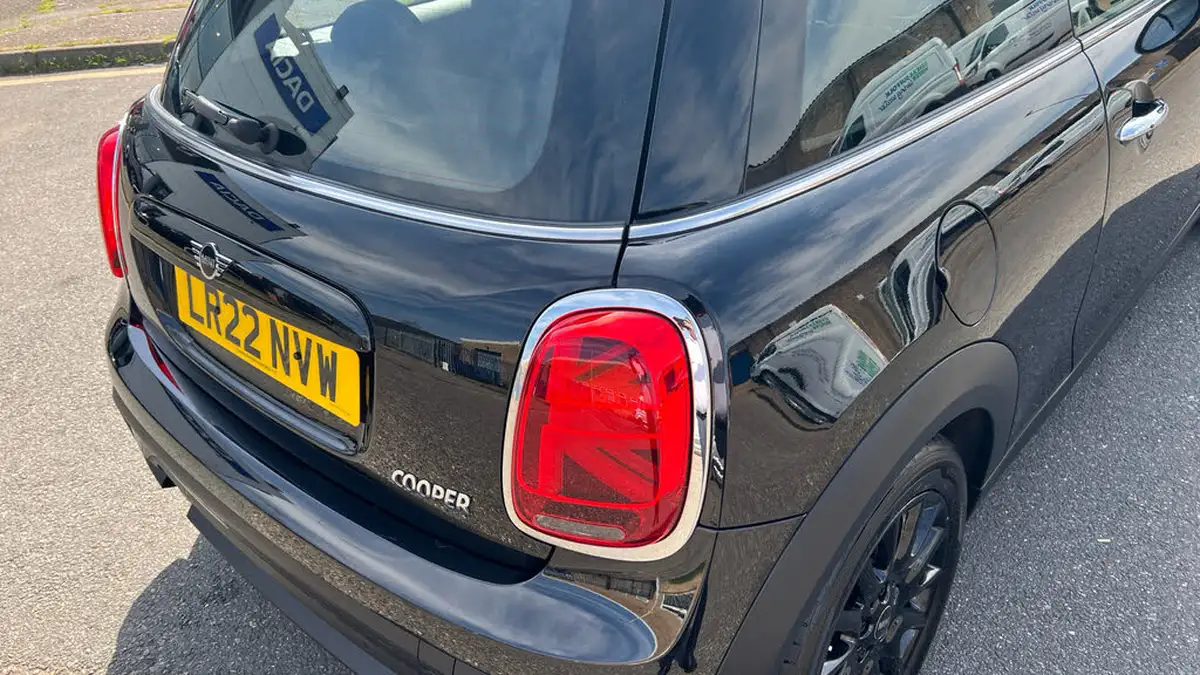2022-mini-cooper-15-cooper-classic-hatchback-3d-auto-big-44