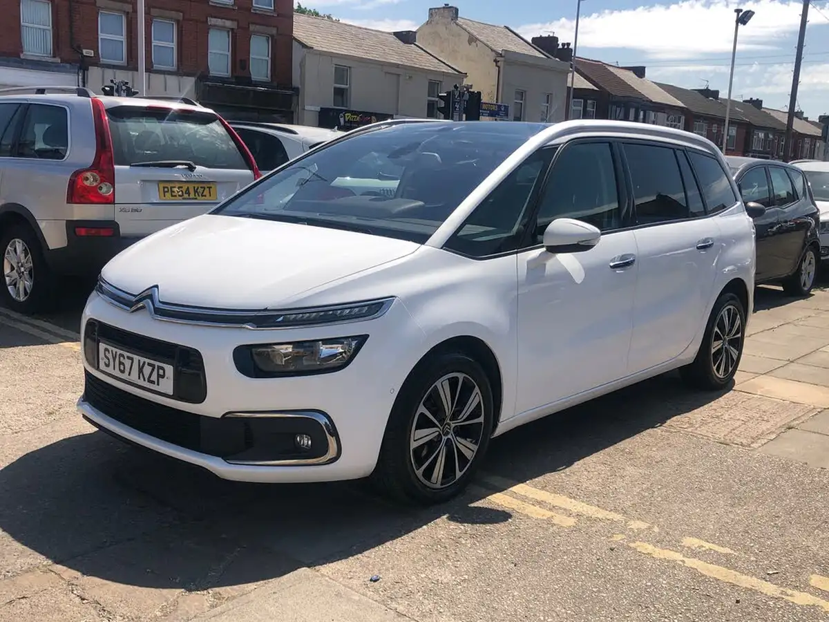 2017-citroen-grand-c4-picasso-16bluehdi-flair-big-2