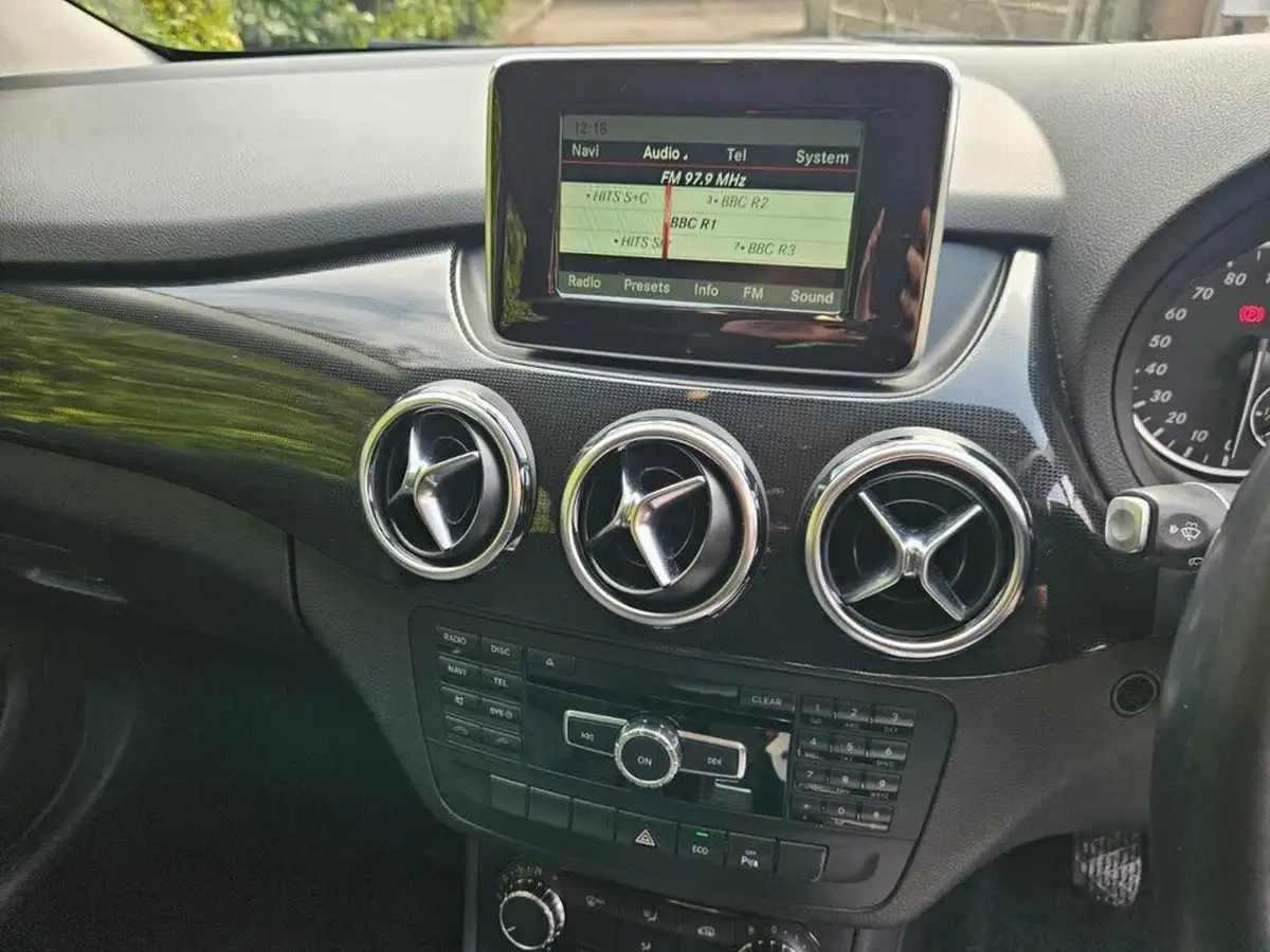 2014-mercedes-benz-b-class-15-cdi-b180-se-15cdi-109bhp-eco-big-18