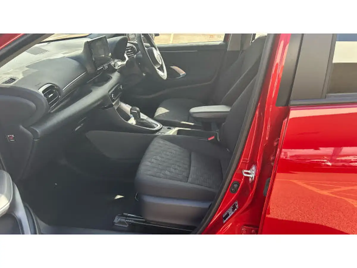2024-toyota-yaris-15-vvt-i-icon-big-9