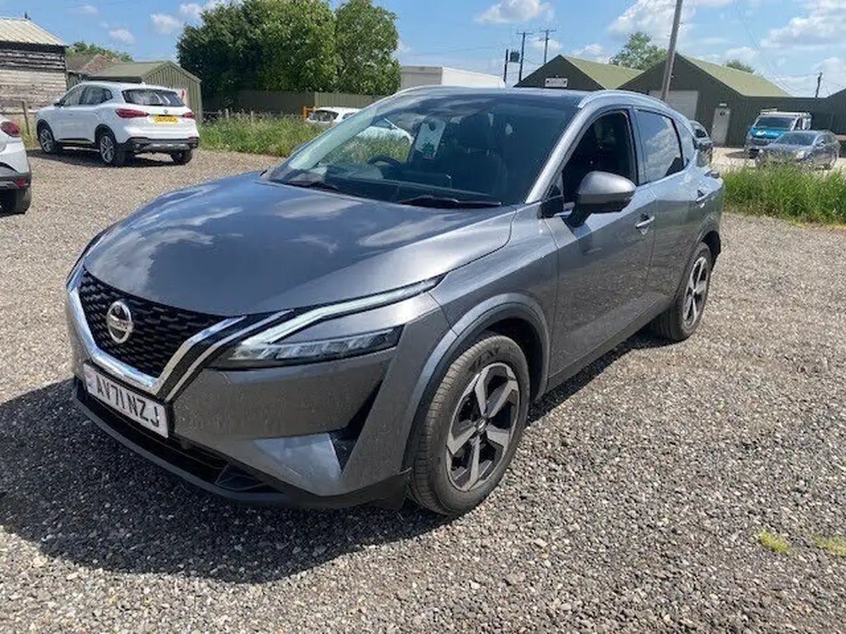 2021-nissan-qashqai-13-dig-t-premiere-edition-140ps-big-2