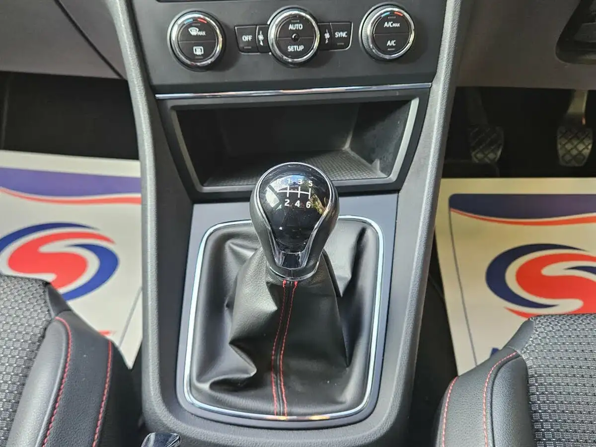 2014-seat-leon-18-fr-tech-pack-ss-hatchback-5d-big-35