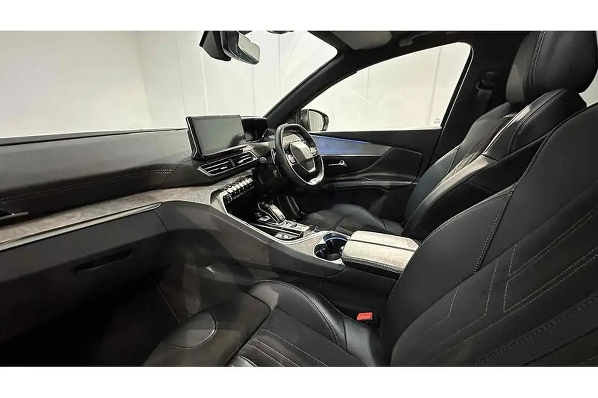 2022-peugeot-5008-suv-12-puretech-gt-premium-big-22