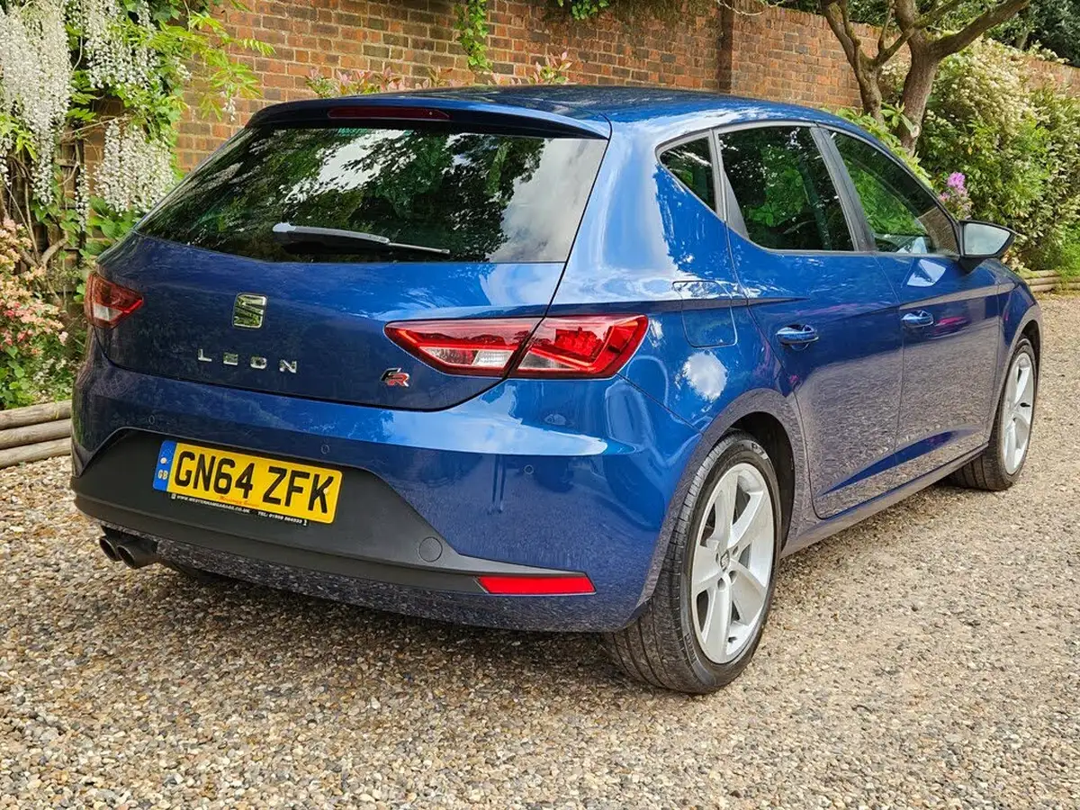 2014-seat-leon-18-fr-tech-pack-ss-hatchback-5d-big-11