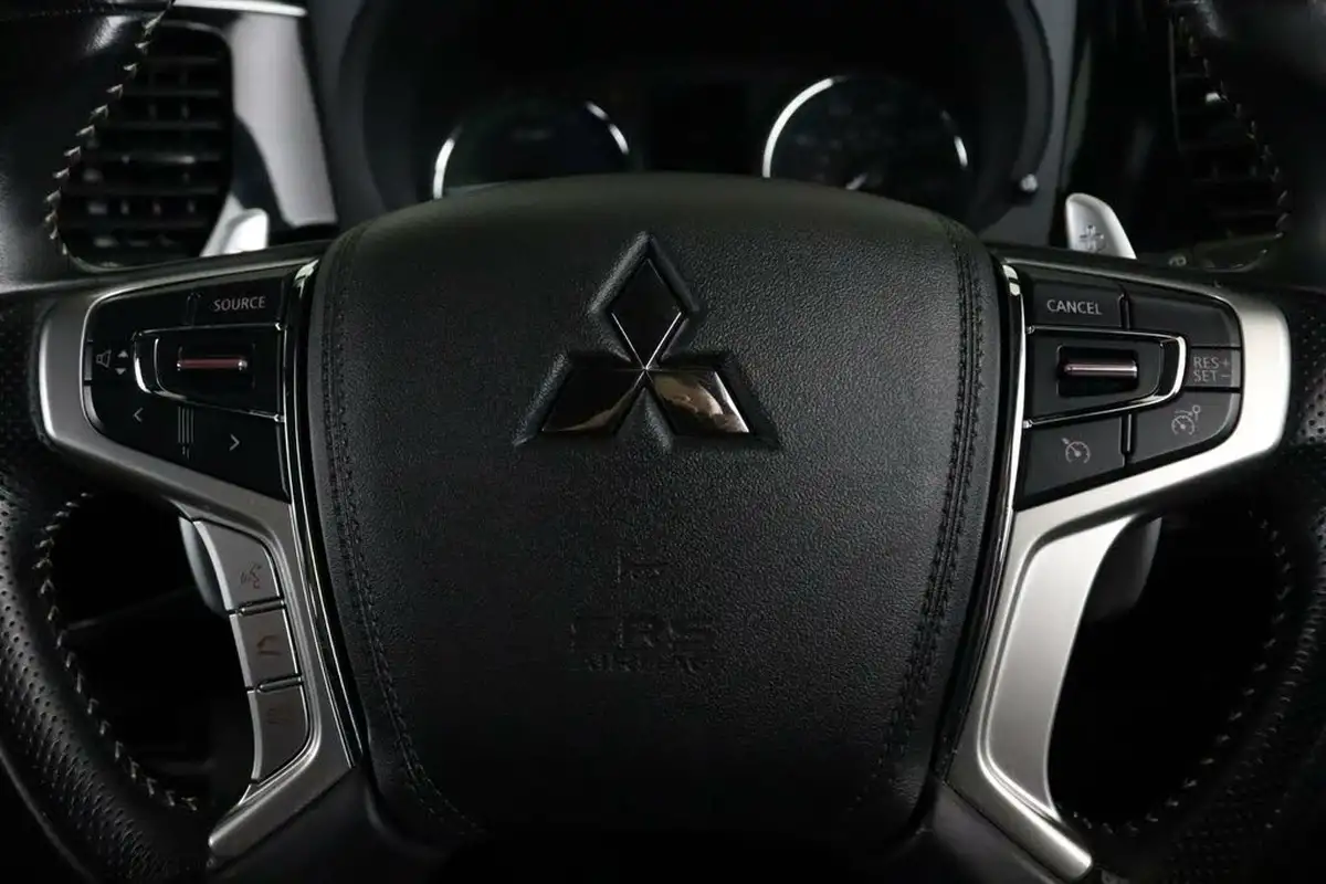 2019-mitsubishi-outlander-24-dynamic-phev-big-16