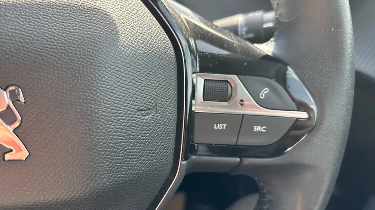 2021-peugeot-208-12-puretech-allure-100bhp-big-23