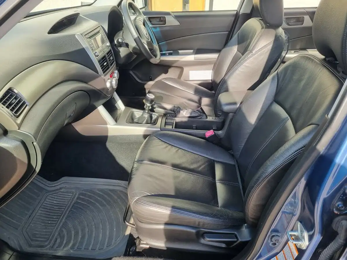 2010-subaru-forester-20td-x-big-11