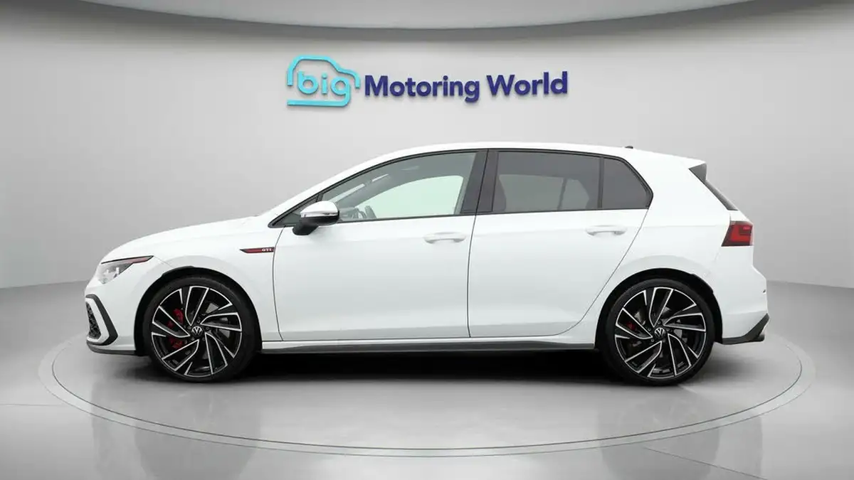 2024-volkswagen-golf-20-tsi-gti-245ps-big-3