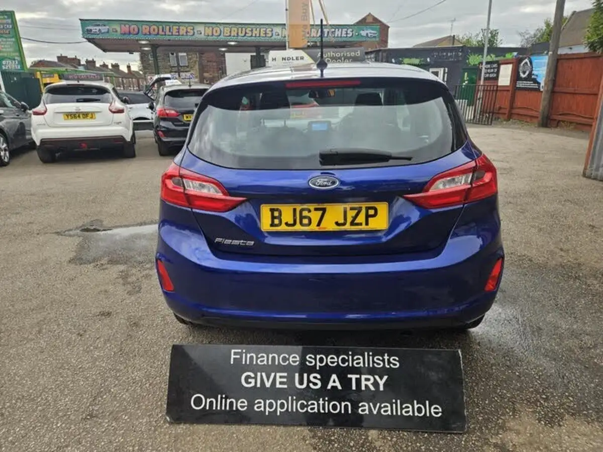 2017-ford-fiesta-10t-zetec-100ps-ecoboost-ss-3d-big-2