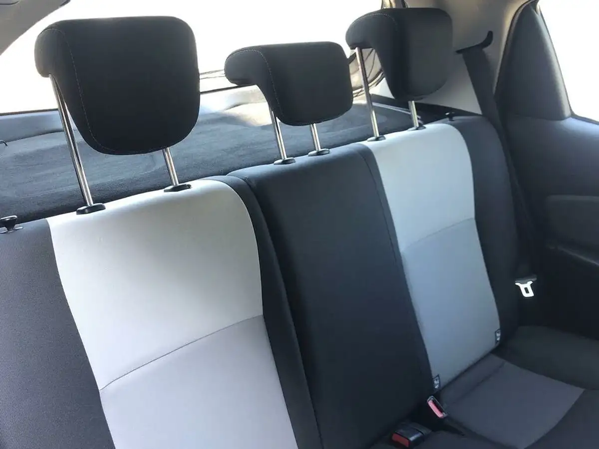 2019-toyota-yaris-15-vvt-i-icon-tech-98bhp-hybrid-1497cc-e-cvt-big-7
