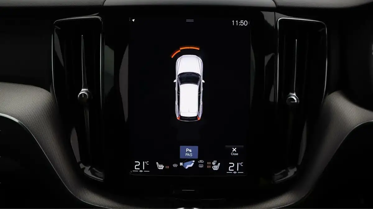 2018-volvo-xc60-20td-d4-r-design-4x4-geartronic-big-24