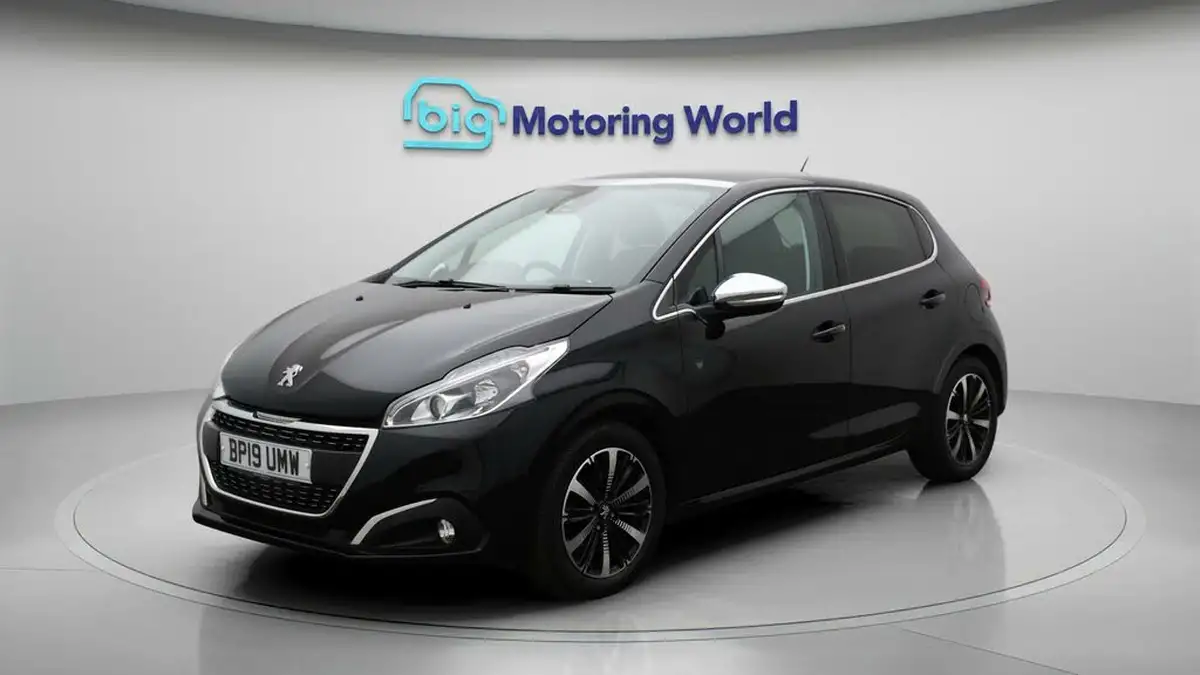 2019-peugeot-208-12-puretech-tech-edition-82bhp-big-3