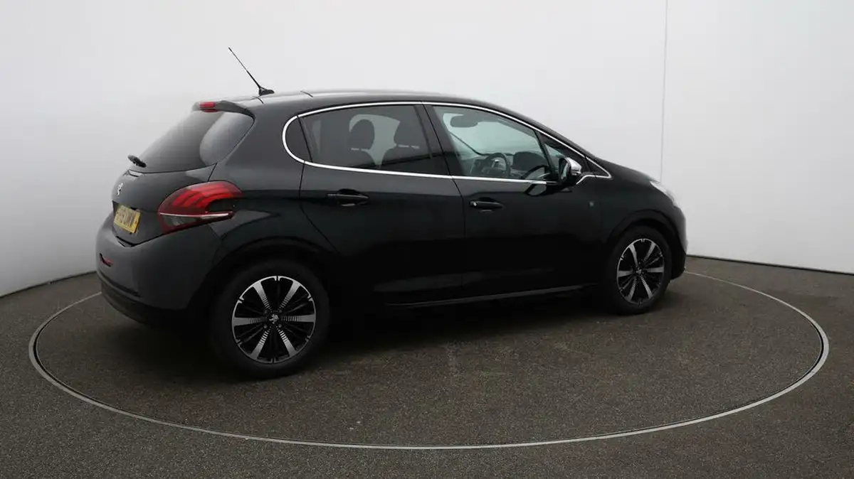 2019-peugeot-208-12-puretech-tech-edition-82bhp-big-51