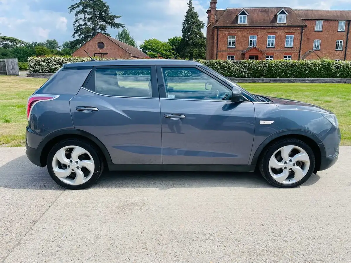 2016-kgm-ssangyong-tivoli-16-ex-big-11