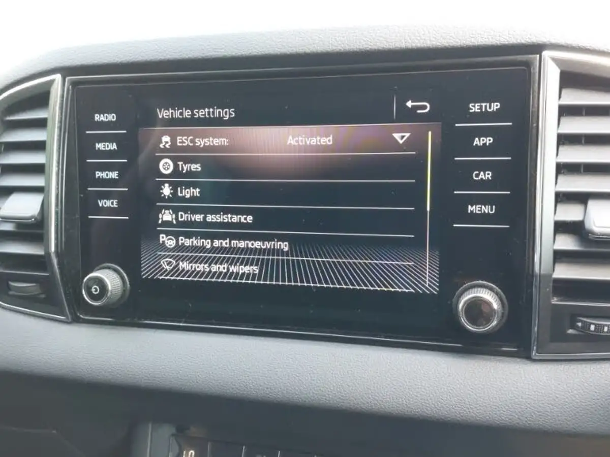 2019-skoda-karoq-20tdi-se-4x4-big-18